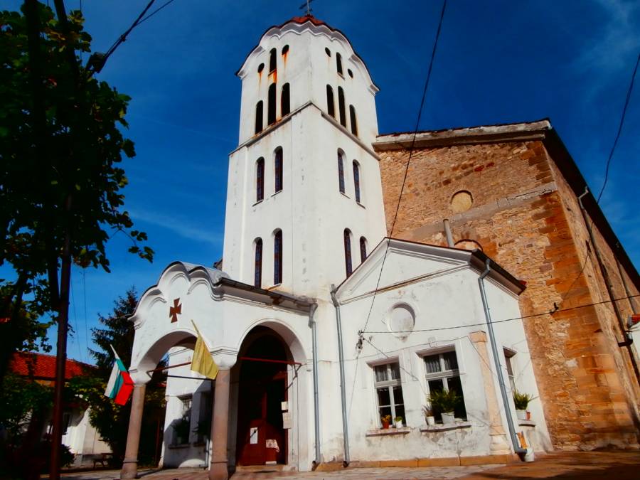 Храм „Свети Архангели“ в Чирпан отбеляза 160-годишен юбилей