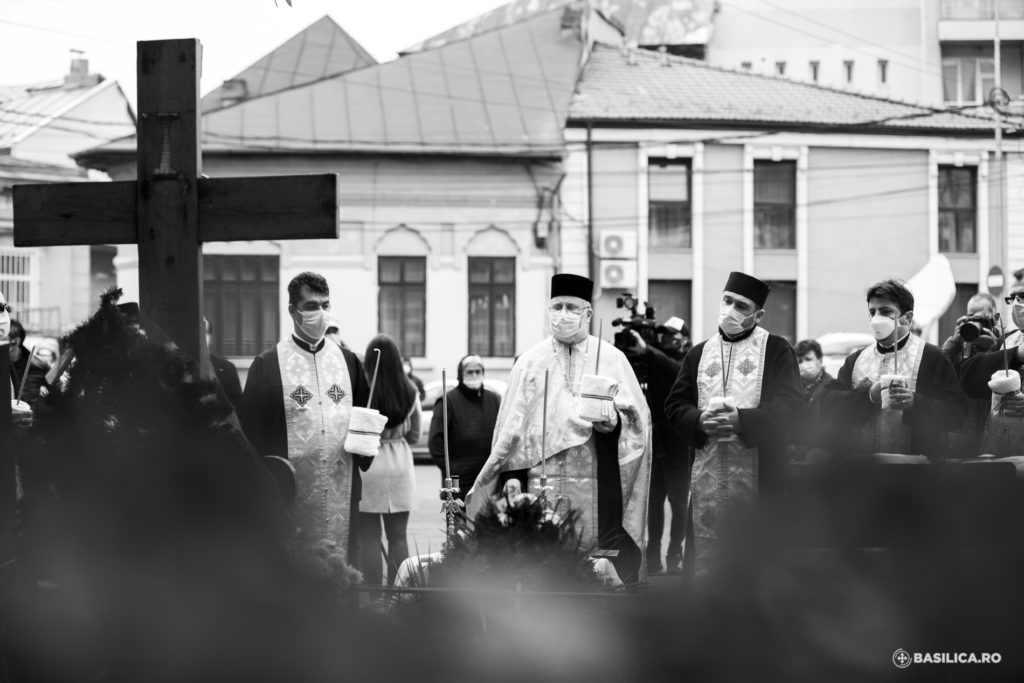 Fifth anniversary of Colectiv club fire marked with prayers for the victims