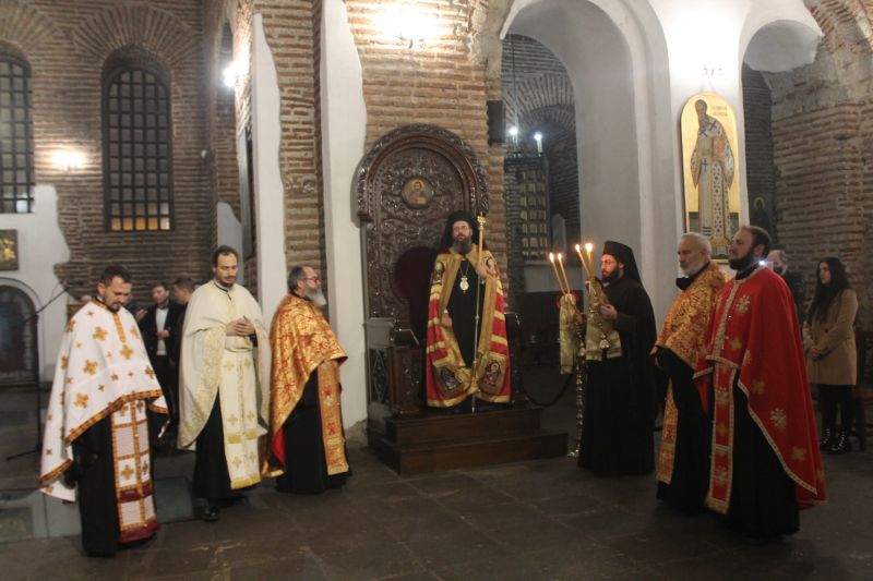 Празнична архиерейска вечерня в чест на св. Климент Римски