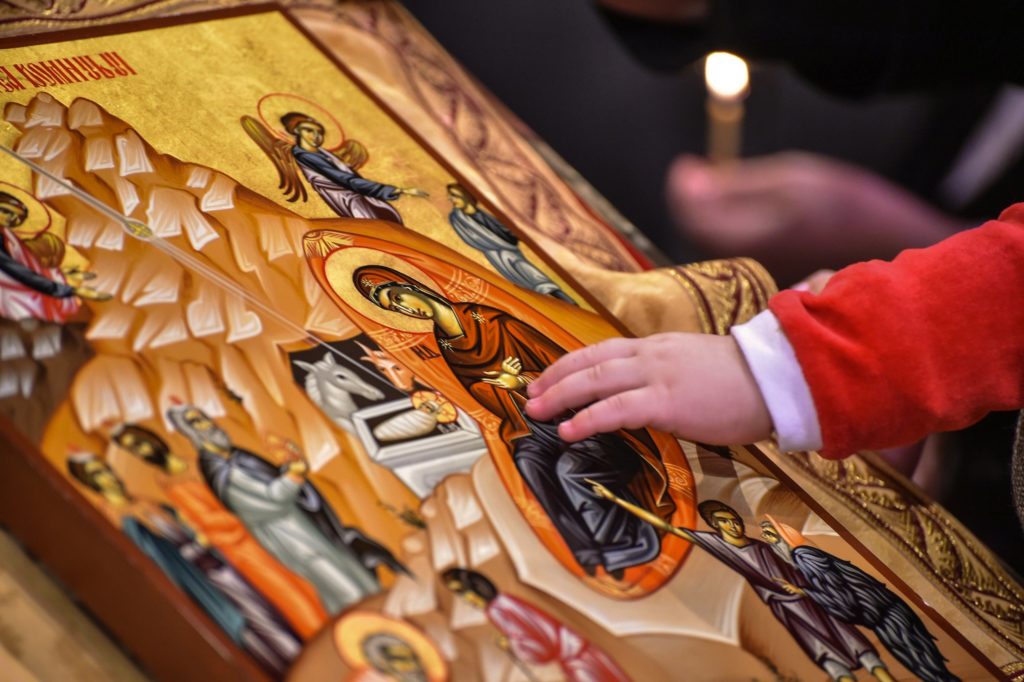 Nativity Fast begins “Let us prepare our souls to the cave in