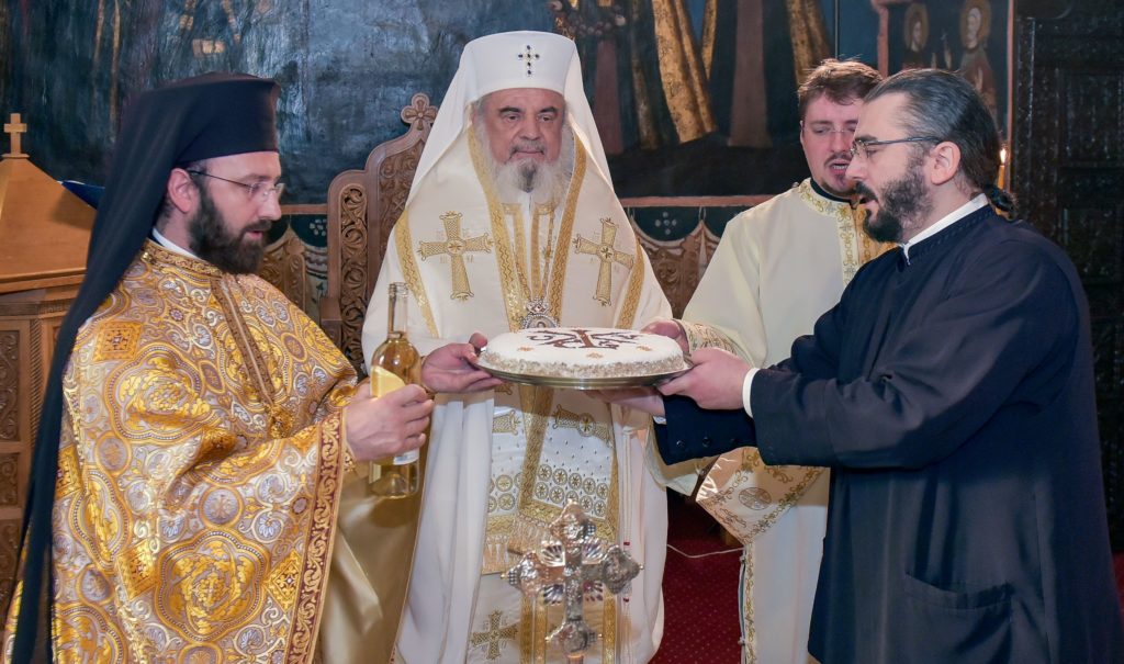 Patriarch Daniel offers prayers for rest of Patriarch Irinej’s soul