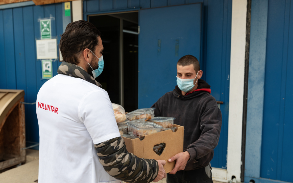 Arhiepiscopia Craiovei a oferit alimente Spitalului de Boli Infecțioase „Victor Babeș” din Craiova