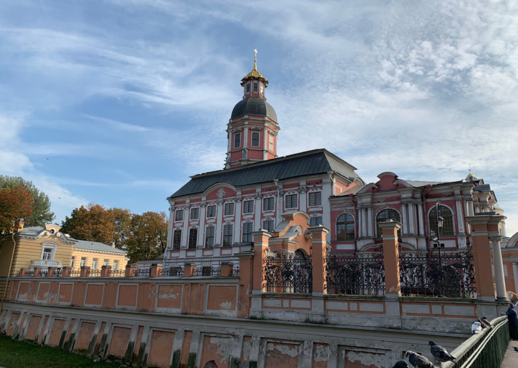 Патриарх Кирилл попросил Путина обратить внимание на состояние Александро-Невской лавры ...