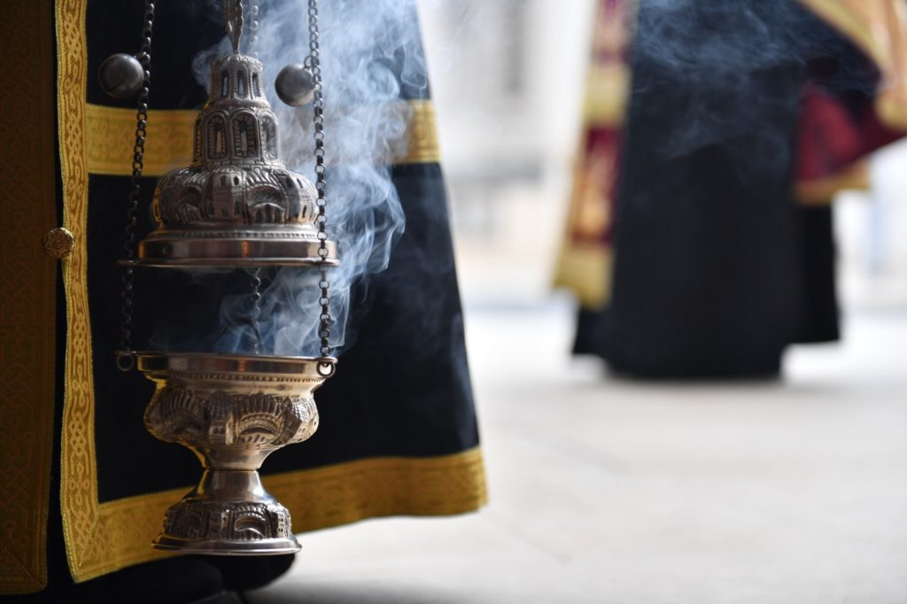 Reprezentanţii cultelor susţin menţinerea măsurilor dispuse de autorităţi cu privire la desfăşurarea slujbelor religioase