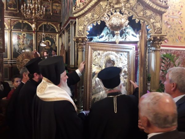 Η ΦΩΤΟΓΡΑΦΙΑ ΤΗΣ ΗΜΕΡΑΣ: Επέστρεψε στον Θρόνο Της