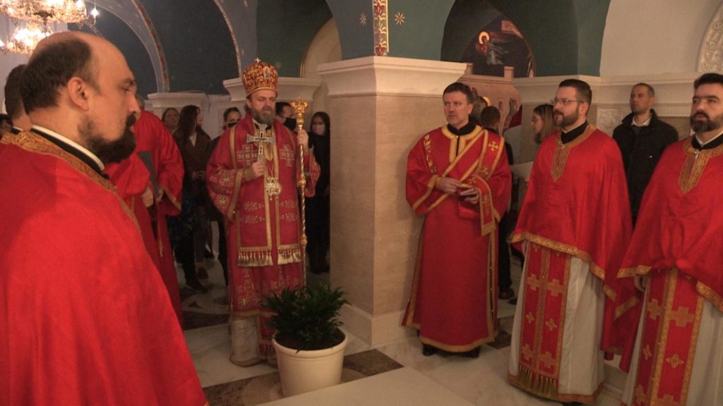Θεία Λειτουργία στην κρύπτη του Αγίου Σάββα στο Βελιγράδι