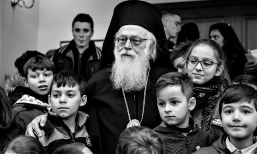 Leter e hapur drejtuar te gjithe portaleve dhe individeve, qe vazhdojne dhe shpifin ndaj Kryepiskopit Anastas