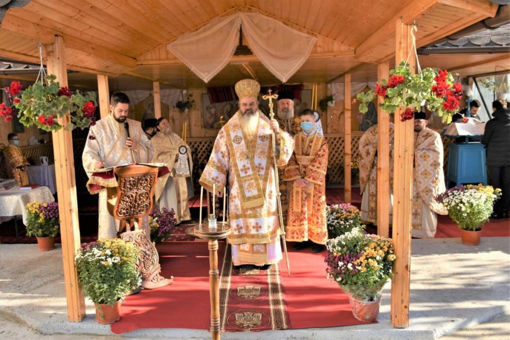 Binecuvântare arhierească în parohia vasluiană Văleni