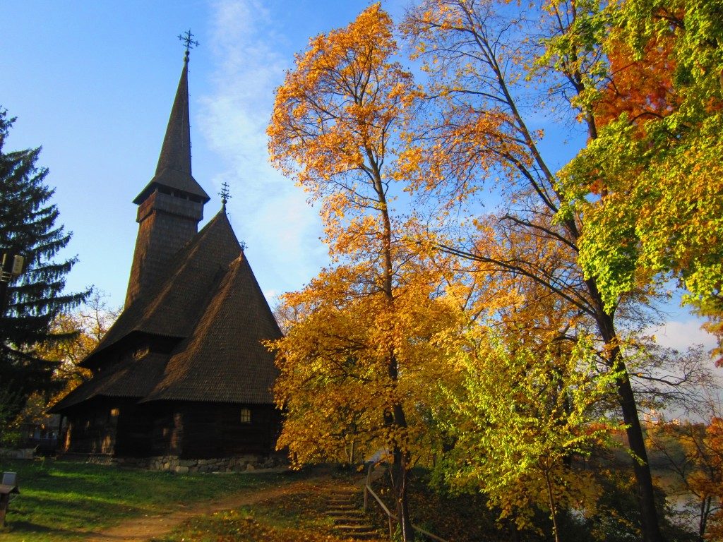 Mitropolia Olteniei lansează un concurs de poezie religioasă