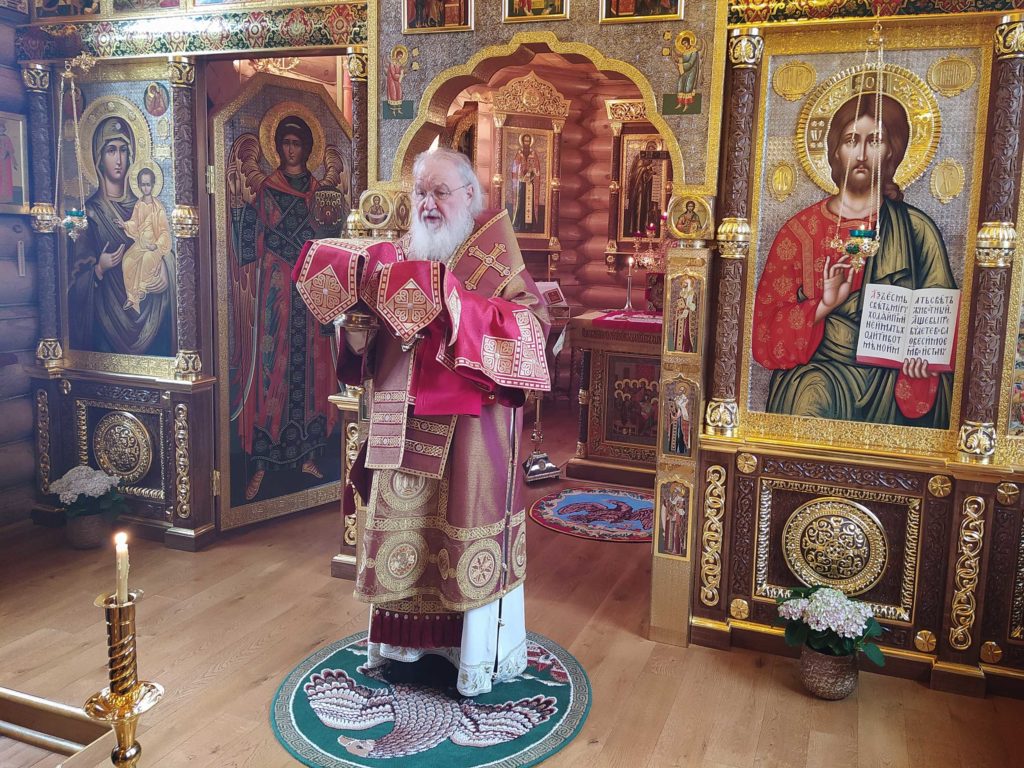 В Неделю 22-ю по Пятидесятнице Святейший Патриарх Кирилл совершил Литургию в Александро-Невском скиту
