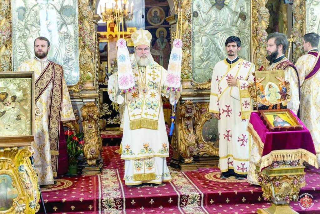 Liturghie arhierească la Roman