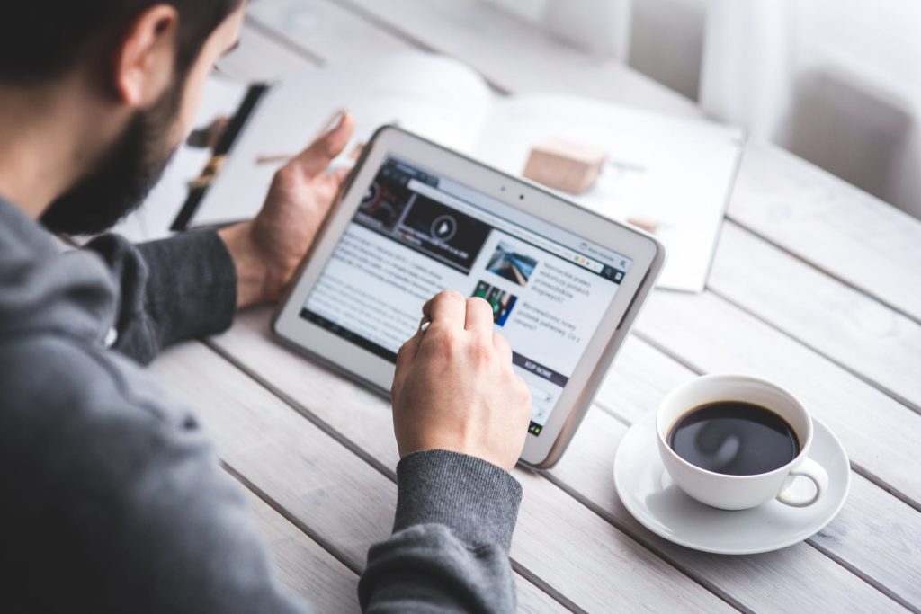 Prima platformă de tip e-learning pentru disciplina Religie se extinde
