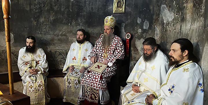 Владика Јоаникије: Духовно се обновимо и припремимо за велику радост Рођења Христовог