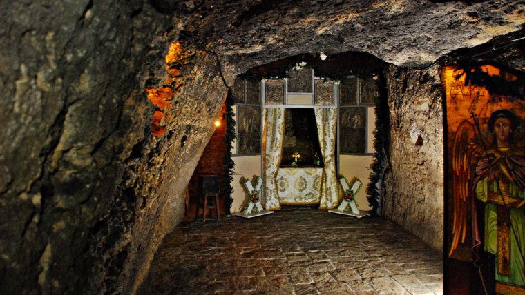 Να επιτραπεί το προσκύνημα στο Σπήλαιο του Αγίου Ανδρέα