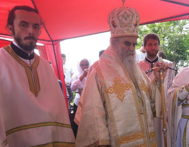 Презвитер Оливер Суботић: Цео живот Митрополита Амфилохија био је жртвеник на крсту, он са крста није силазио (ВИДЕО)