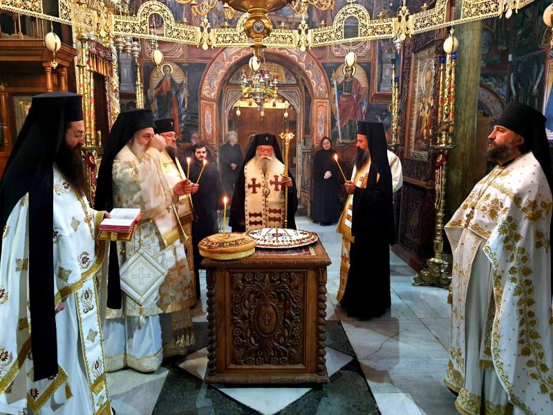 Осмата годишнина от кончината на Българския патриарх Максим бе отбелязана в Троянската св. обител