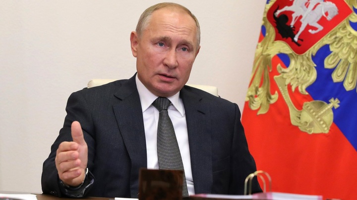 Πούτιν: Προβοκάτορες όσοι προσβάλλουν το θρησκευτικό αίσθημα