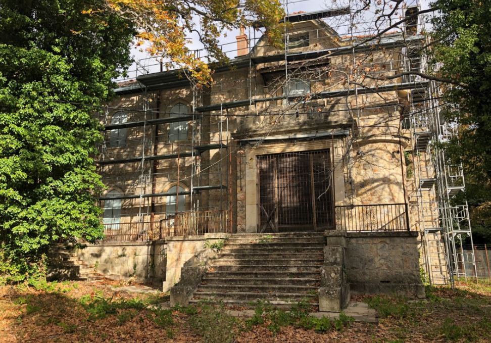 Αυτοψία στο τ. βασιλικό κτήμα Τατοΐου πραγματοποίησε η Λίνα Μενδώνη