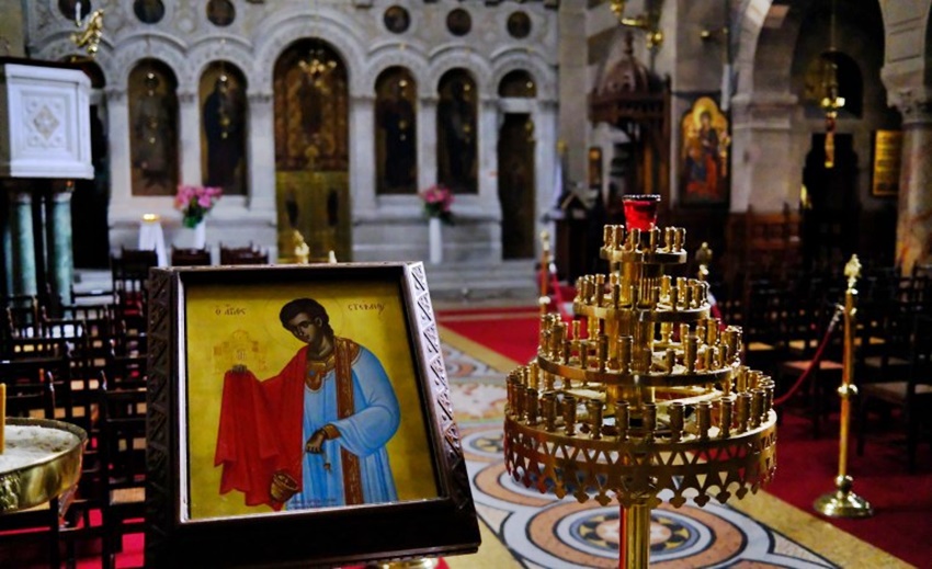 Η πανδημία και η συμβολή της Ορθοδόξου Εκκλησίας στην αντιμετώπισή της – Στη σκιά των μέτρων η λειτουργική ζωή στην Ευρώπη