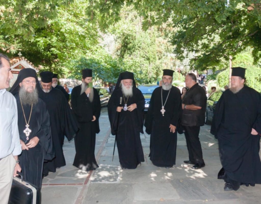 Ευχές για καλή ανάρρωση στον Μακαριώτατο από την Σοφία Ζαχαράκη