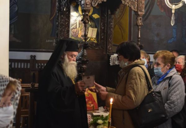 Άγιος Νεκτάριος και Αρχάγγελοι εορτάστηκαν στο Λόβετς