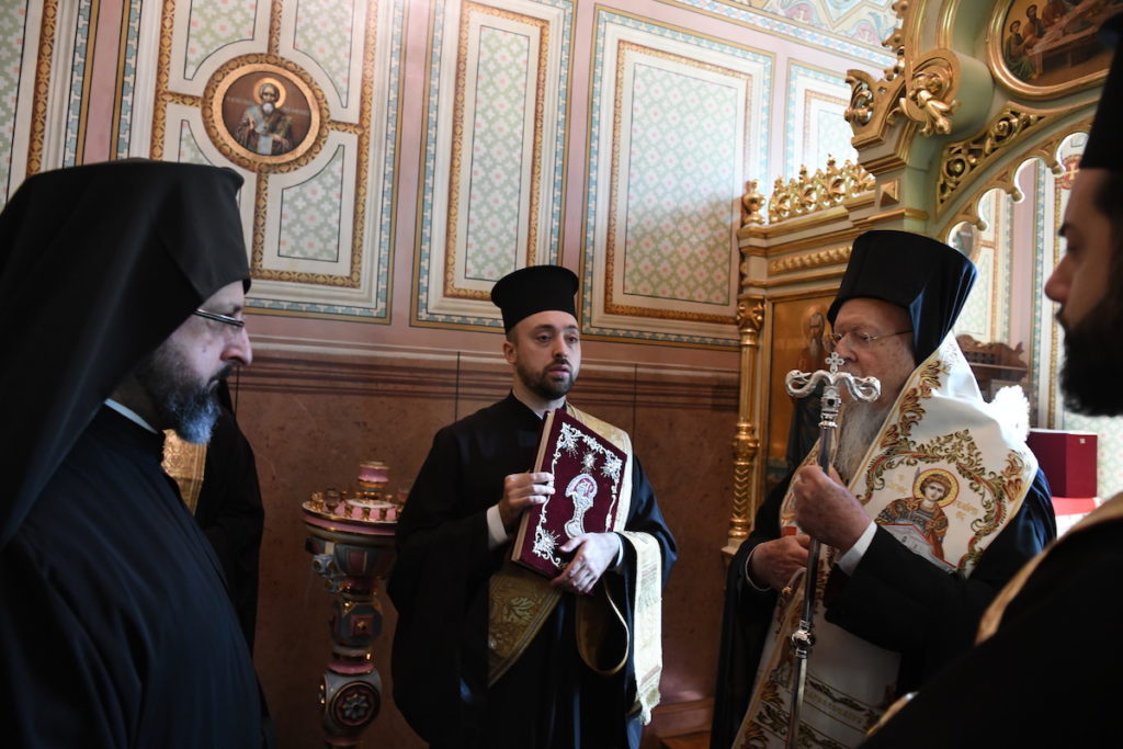 “Η θεολογική παιδεία εμπλουτίζει το έργο του κληρικού”