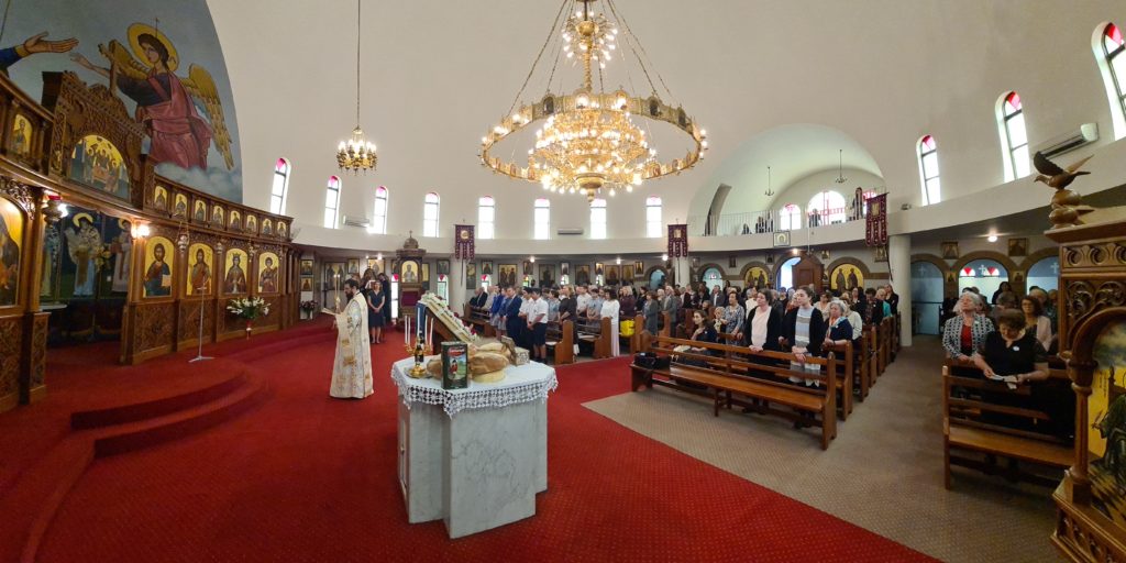 Οι πιστοί της Πέρθης τίμησαν τον Άγιο της υπομονής