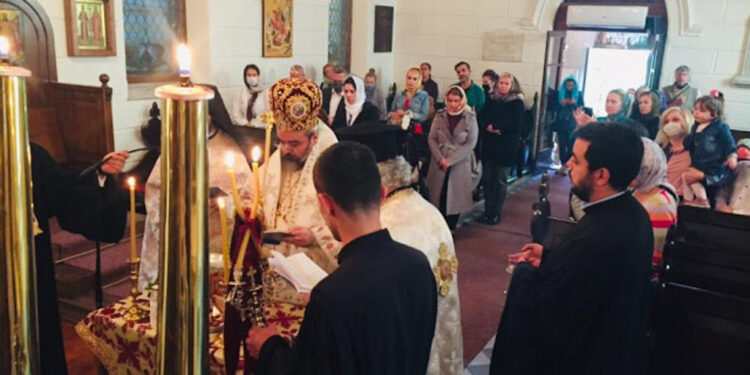 Архијерејска Божанска Литургија у у Смирни погођеној земљотресом