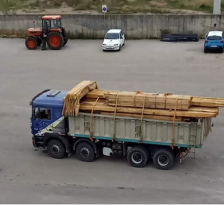 Δωρεά ξυλείας από την Ι.Μ. Ιβήρων στον Ναό της Χώρας Σαμοθράκης