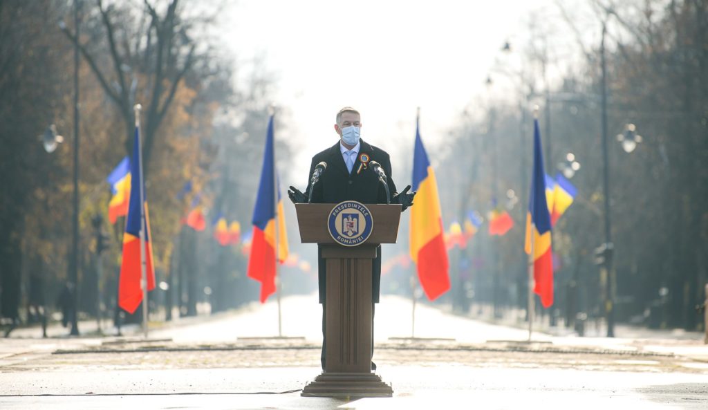 Klaus Iohannis la Arcul de Triumf: Gândurile noastre se îndreaptă către eroii acestui an