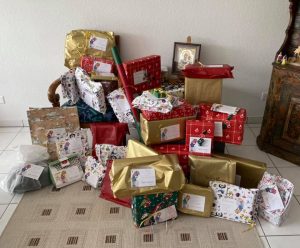 Българската църковна община в Женева зарадва 40 български деца с подаръци преди Рождество Христово
