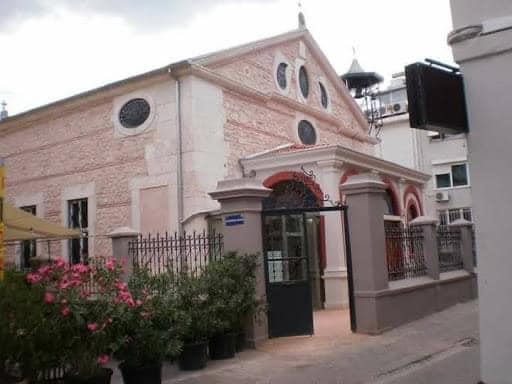 “Για να μη ξεχνάμε την καταγωγή μας…”