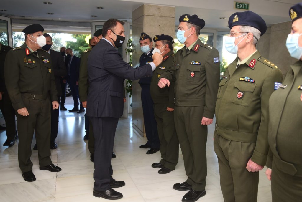 Ο υπουργός Εθνικής Άμυνας ευχήθηκε στις Διοικήσεις των Νοσοκομείων