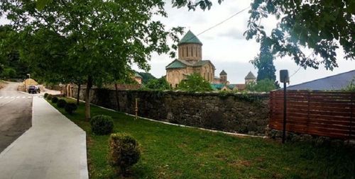 Грузия: в одном из храмов Гелатского монастыря спасают уникальные фрески