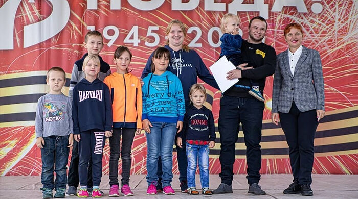 МНОГОДЕТНАЯ МАМА ИЗ БЛАГОВЕЩЕНСКА СТАЛА ЛУЧШЕЙ В КОНКУРСЕ «ПОСТУПКИ И ЛЮДИ»