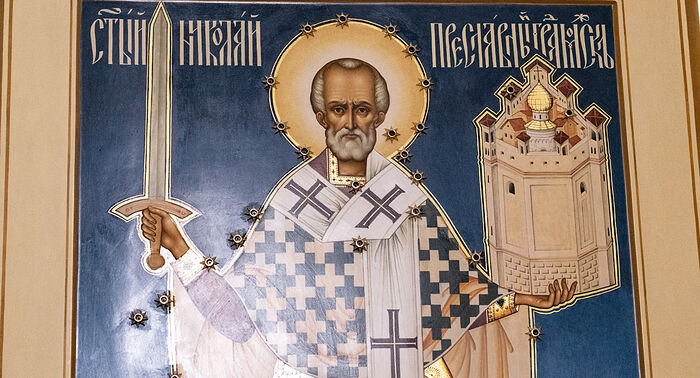 Η εικόνα του Αγίου Νικολάου με τη σφαίρα στην εκκλησία του ΜΓΥ