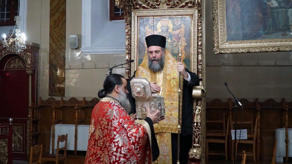 Εσπερινός στον Ναό που φυλάσσεται η Τιμία Κάρα της Αγίας Βαρβάρας