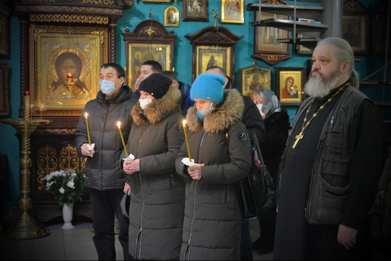 На третий день трагедии в Баренцевом море в храмах Мурманской епархии совершены заупокойные службы по погибшим рыбакам с судна «Онега»
