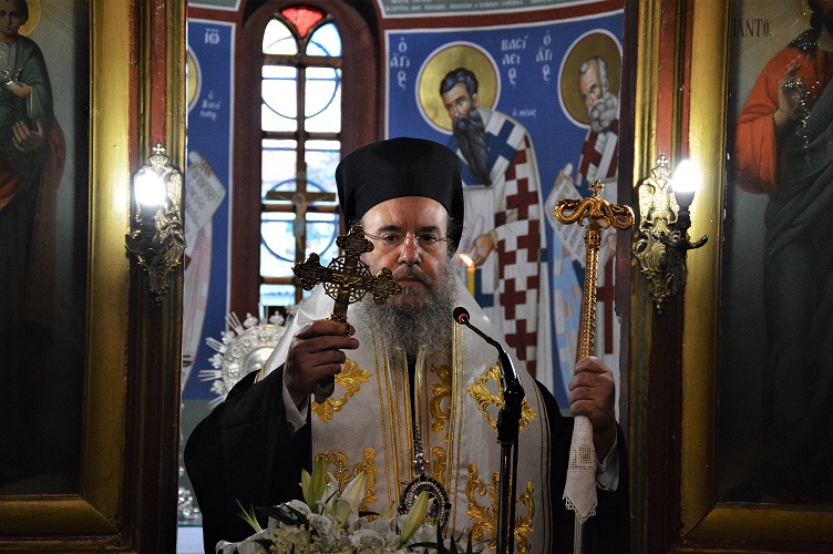 «Τα μέτρα για τον κορωναϊό υποβαθμίζουν και προσβάλλουν την εκκλησία»