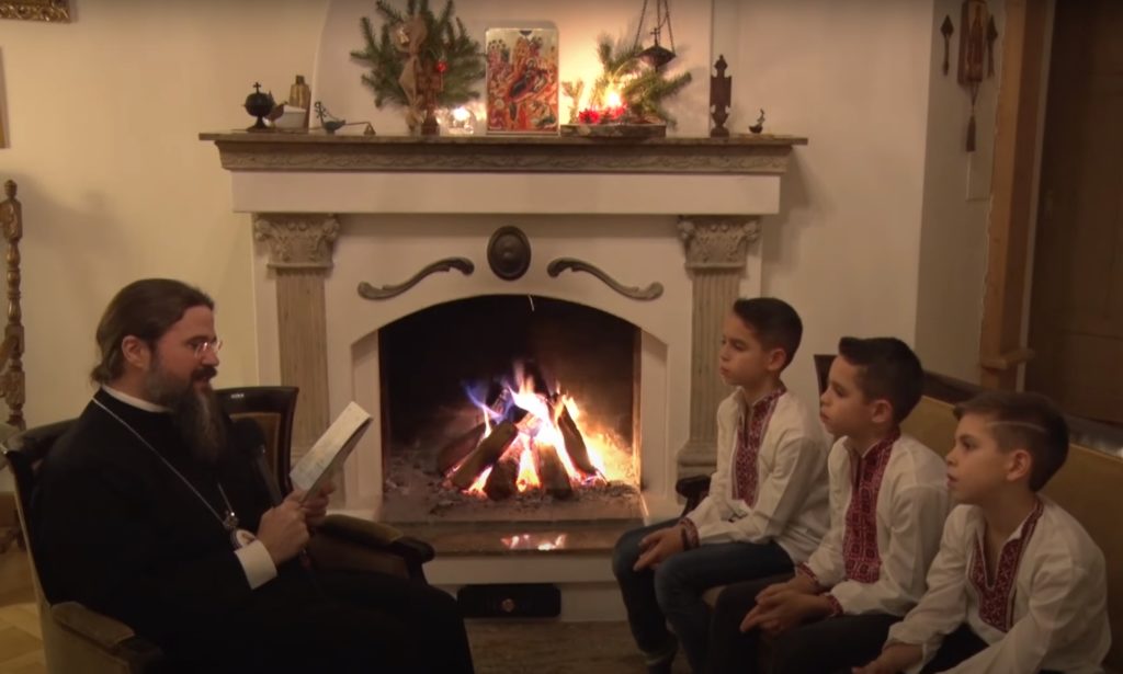 VIDEO: Episcopul Macarie le citeşte poveşti copiilor