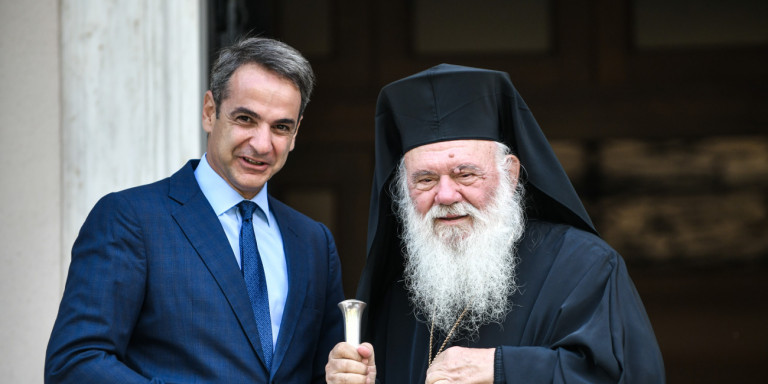 Για τον εορτασμό των Χριστουγέννων συζήτησαν τηλεφωνικά Πρωθυπουργός και Αρχιεπίσκοπος Αθηνών και πάσης Ελλάδος