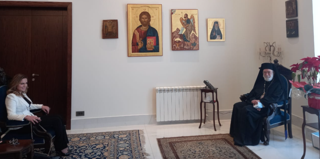 عبد الصمد أطلقت بعد زيارتها المطران عوده نداء وصرخة الى أصحاب القرار: عدم تشكيل حكومة يفاقم الأمور وينذر بعواقب وخيمة على الجميع