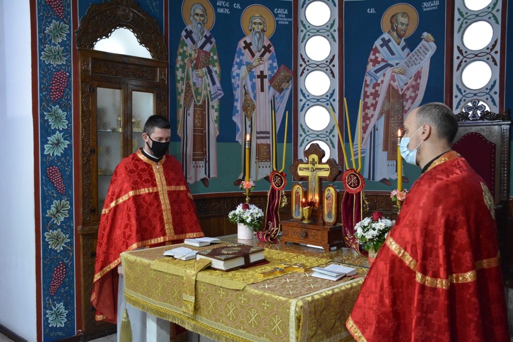 Владика Јован богослужио у храму на Аеродрому