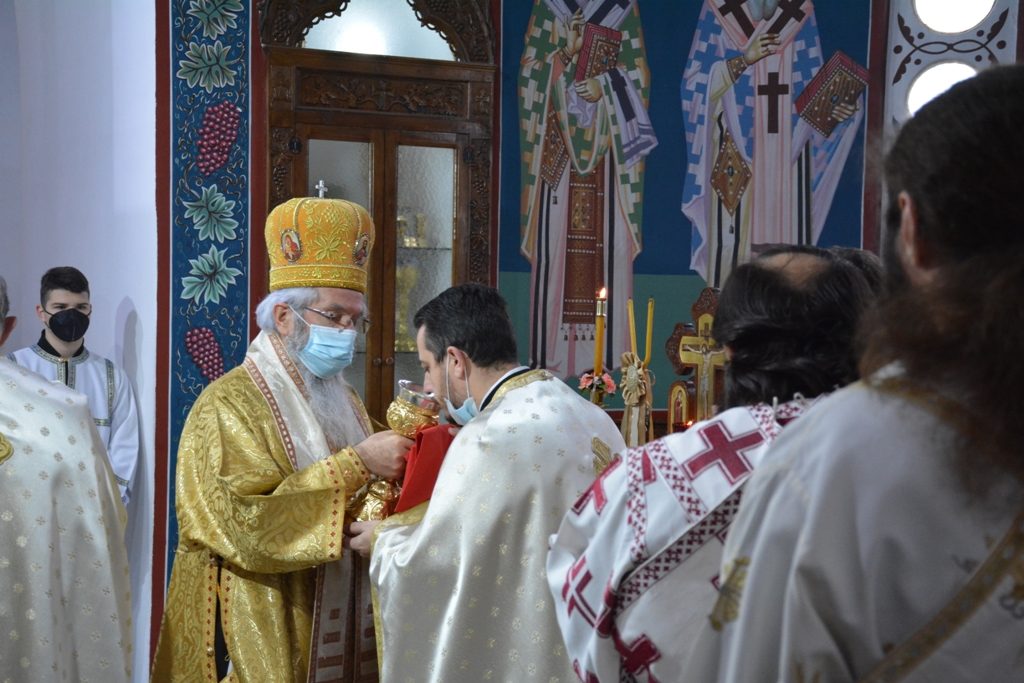 Владика Јован богослужио у храму на Аеродрому