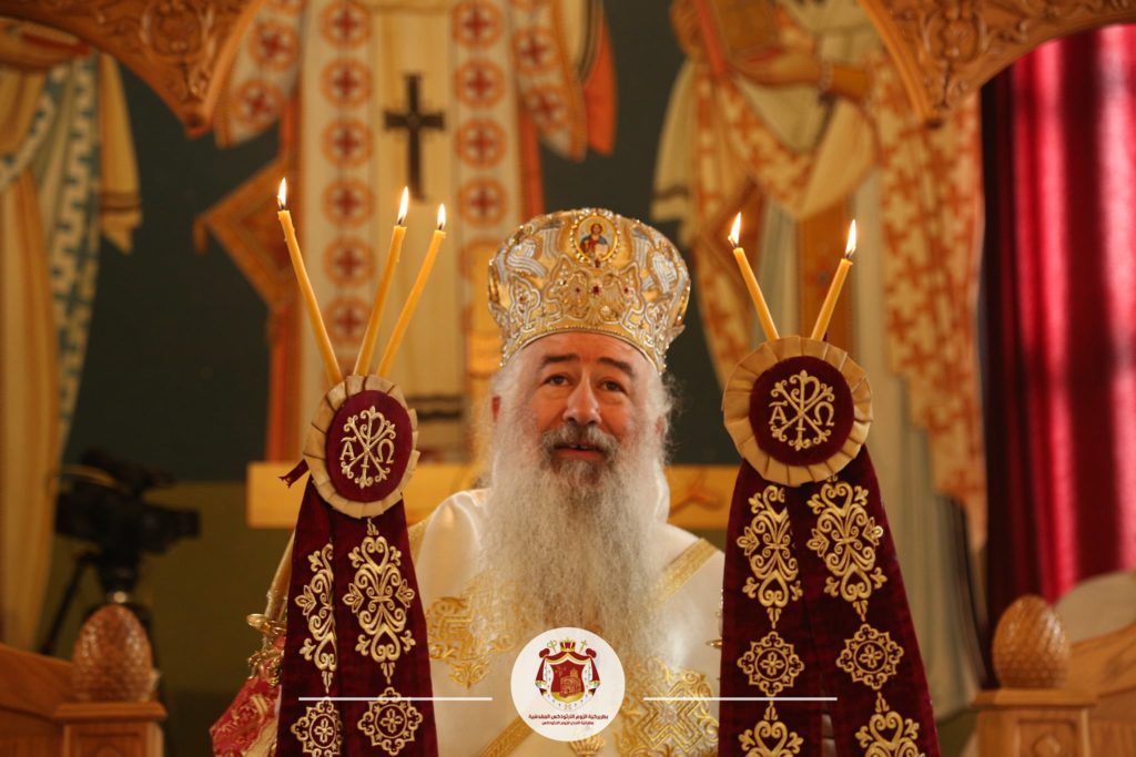 صاحب السيادة المطران خريستوفوروس يترأس خدمة القداس الإلهي الاحتفالي من كنيسة ميلاد السيدة العذراء – جبل التاج مطرانية الروم الأرثوذكس / المركز الإعلامي