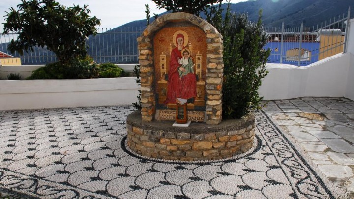 Η Παναγία Κεχαριτωμένη και οι Μικρασιάτες Συμιακοί