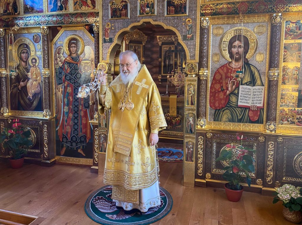 В день памяти благоверного князя Александра Невского Святейший Патриарх Кирилл совершил Литургию в Александро-Невском скиту
