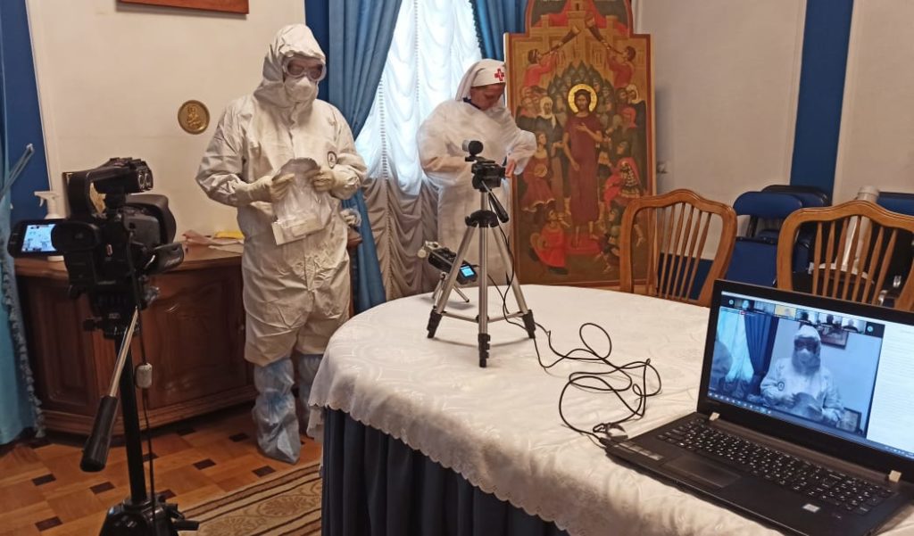 Священникам рассказали о правилах посещения COVID-больных и совершении Таинств в красной зоне