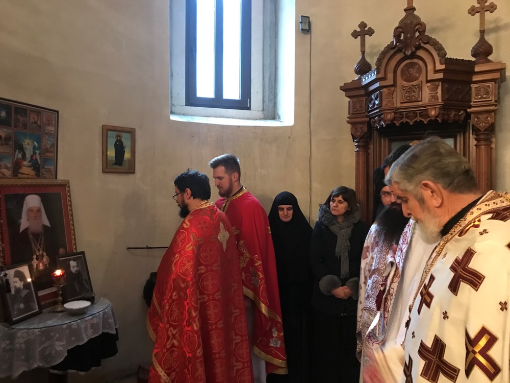 У манастиру Раковцу служен помен патријарху Иринеју