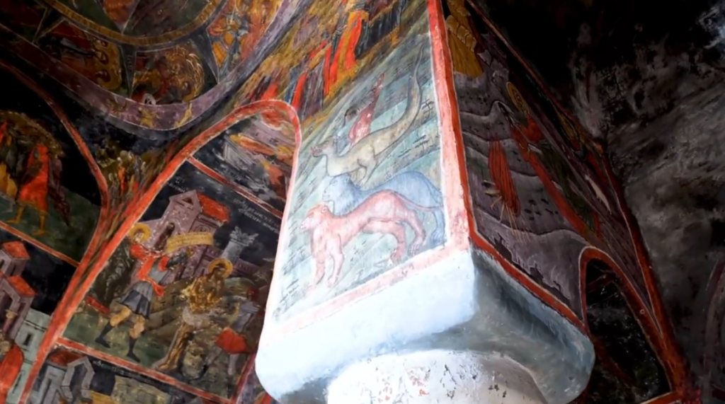 Restaurohet kisha e “Shën Ilias” në Gjirokastër/ Shkëlqen pas rrënimit të frikshëm të dekadave braktisje